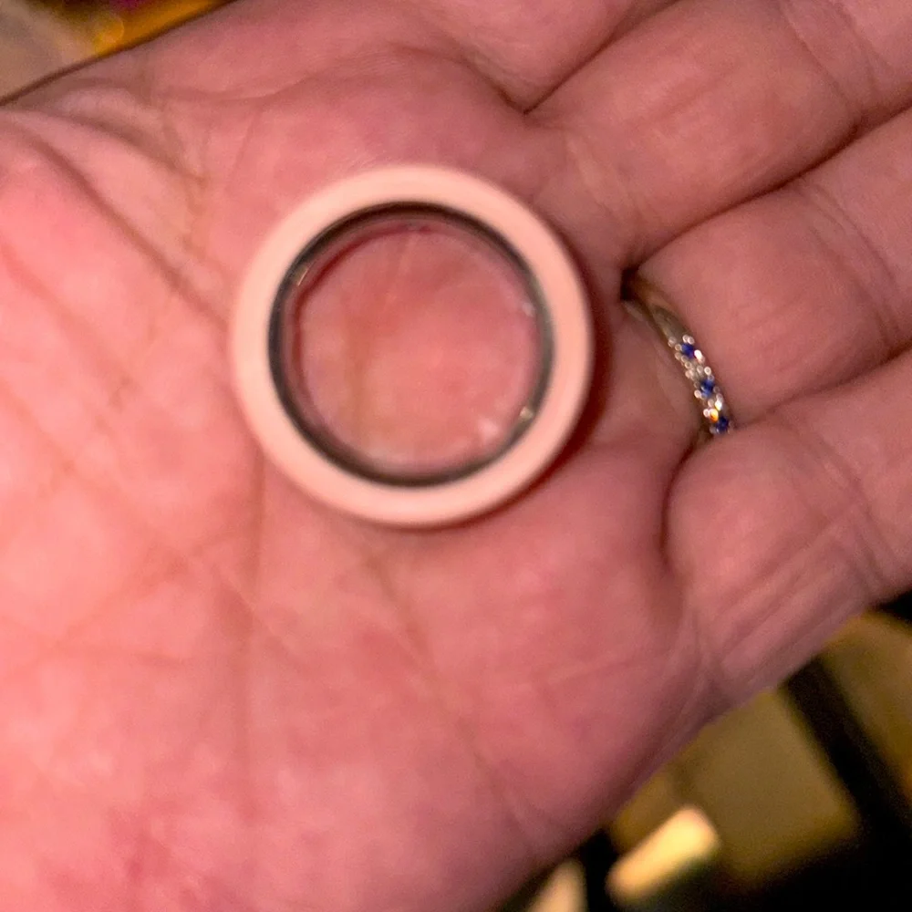 Oura Silver Ring 4 in Sleek Design